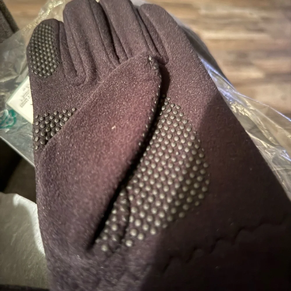 Finger fuzz. Black Women's‎ Winter Fleece Gloves. Gripping one size.